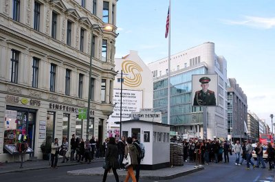 Checkpoint Charlie - 7355
