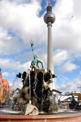 TV Tower and Neptune Fountain - 7695