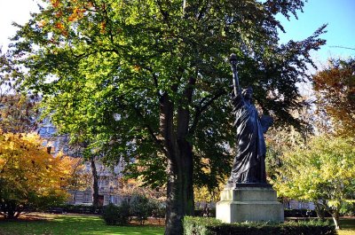 Autumn in Luxembourg gardens - 8659