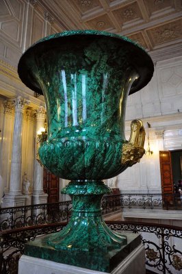 Malachite vase, vestibule of the Council Staircase - Great Hermitage - 0507
