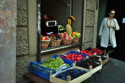 Fruit stand on Zagorodnyy prospekt - 1278