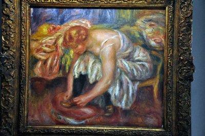 Pierre-Auguste Renoir - Woman tying her shoes (1918) - 3292