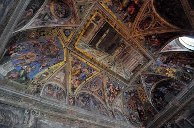 Ceiling  Triumph of Christian Religion, Room of Constantine (1517-1524), Stanze di Raffaello, Vatican Museum - 2406
