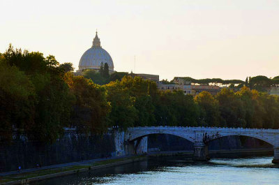St Peter and Tiber river viewed from Sisto bridge - 4146