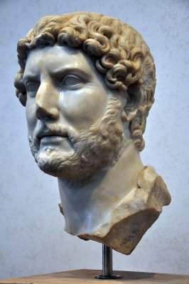 Hadrianus - Roma, dalla zona di S. Bibiana presso la stazione Termini (117-138 d.C.) - 4003