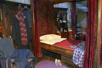 Gryffindor dormitory - 1645