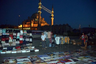Eminonu night market and Yeni Mosque (New Mosque), Istanbul - 7120