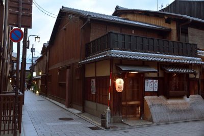 Hanami-koji Street, Gion geisha district, Kyoto - 8161