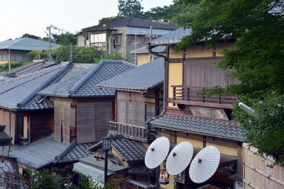 Ninenzaka street near Kyomizu dera, Kyoto - 8517