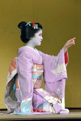 kyo-mai geisha dance, Gion, Kyoto - 8685
