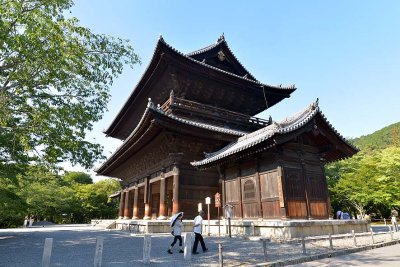 Main gate (sanmon) of Nanzen-ji Temple, Kyoto - 9032