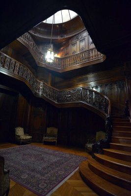 Wooden staircase, Hotel de Behague - 5089
