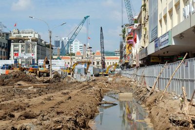 Work in progress on Nguyn Hu Boulevard - 2703