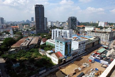 Work in progress on Nguyn Hu Boulevard - 2726