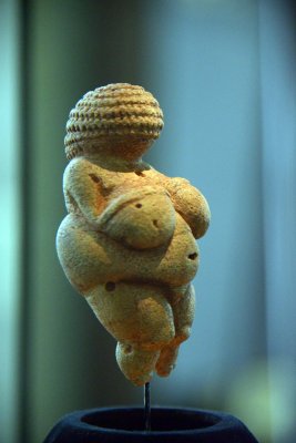 Venus of Willendorf (28,000-25,000 BCE) - Natural History Museum, Vienna - 4662