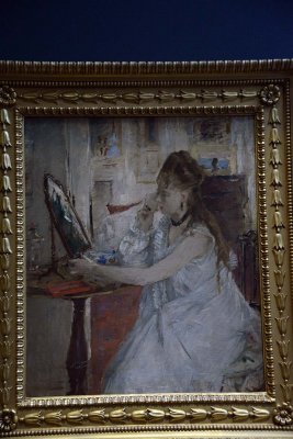 Berthe Morisot - Jeune femme se poudrant, ou Femme à sa toilette (1877) - Musée d'Orsay - 3395