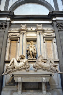 Tomb of Giuliano di Lorenzo de' Medici - Night and Day by Michelangelo - New Sacristy - Medici Chapel - Florence - 6926