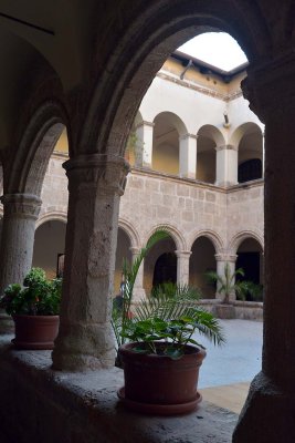 Cloister, Chiesa di San Francesco, Alghero, Sardinia - 0953