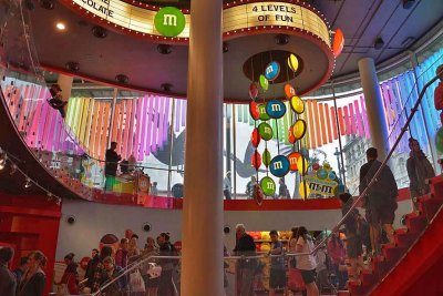 M&Ms store - 9189