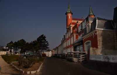 Le CROTOY.The red Hotel