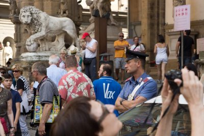 FIRENZE The policeman .della Signoria  Place