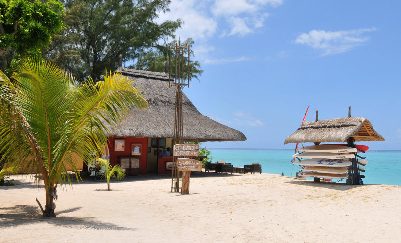 Beach. Le Morne. Surf.