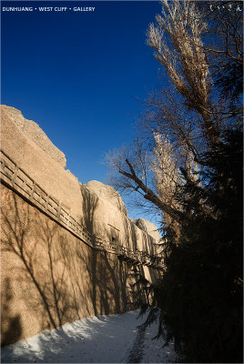 dunhuang_west_cliff_gallery_03.jpg