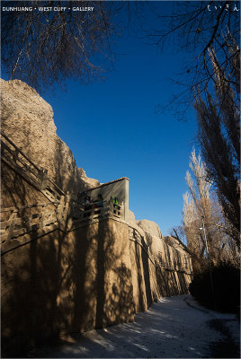 dunhuang_west_cliff_gallery_01.jpg