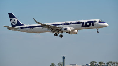 CDG 06 2015-214.jpg