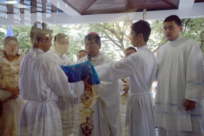 Bishop JF Oliveros leads in the blessing rites