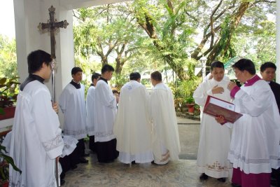 Garry Clemente Diaconal Ordination-2011- 32bs.jpg