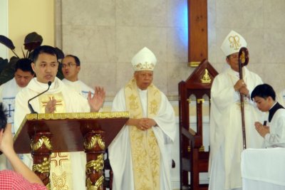 Garry Clemente Diaconal Ordination-2011- 233bbs.jpg