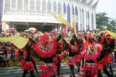 Sto Nio Parade-2012- 8bs dodge 2.jpg