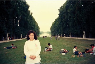 At the 'Royal Avenue', Chteau de Versailles...
