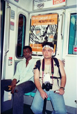 'Rambo' Paparazzo riding the Metro!