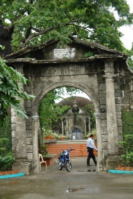 Paco Park & Cemetery