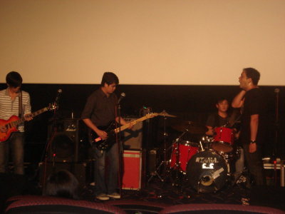 BLAST OPLE Band opens up Cinemanila 2007