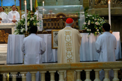 Blessing the relics of St. Thrse of the Child Jesus