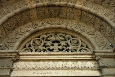 Detail: entrance arch