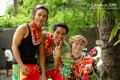 Kaya siguro umulan - sobrang kakapal na daw ang mga make-up n'yo, 'no!  :-)