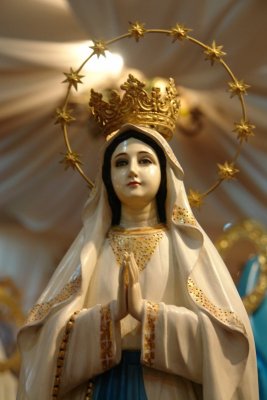 Foreign (FR): Nuestra Seora de Lourdes