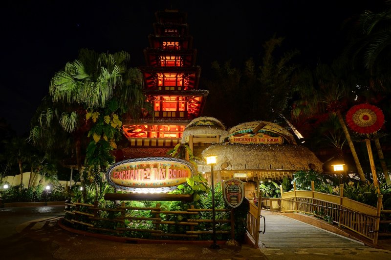 Tiki Room, night