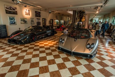 Pagani Factory 3-16-15 0233-0167.jpg