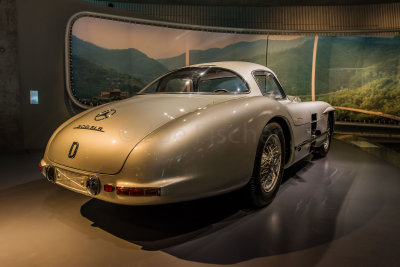 Mercedes Museum 3-20-15 1682-0741.jpg