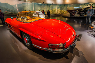 Mercedes Museum 3-20-15 1688-0747.jpg