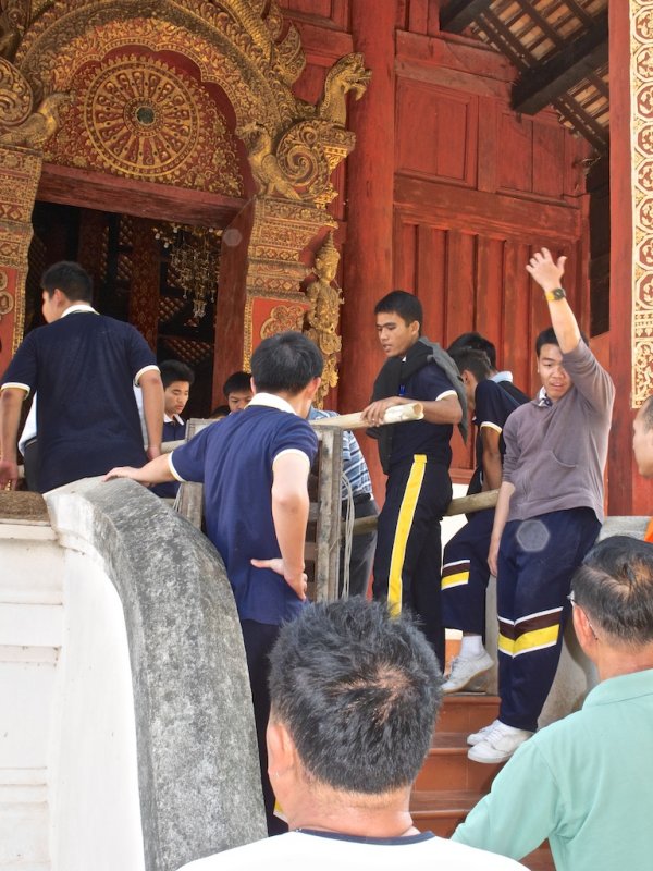 Bringing the stone into the wat.