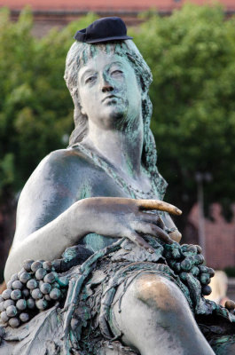 Fontaine de Neptune : Humour !!