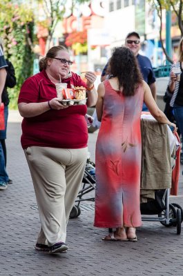 Hamburger is good for her !!