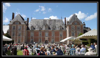 DEFILE DE MODE AU FESTIVAL DU LIN ET DE L AIGUILLE