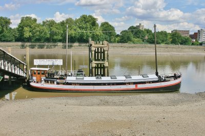 Putney Pier low tide